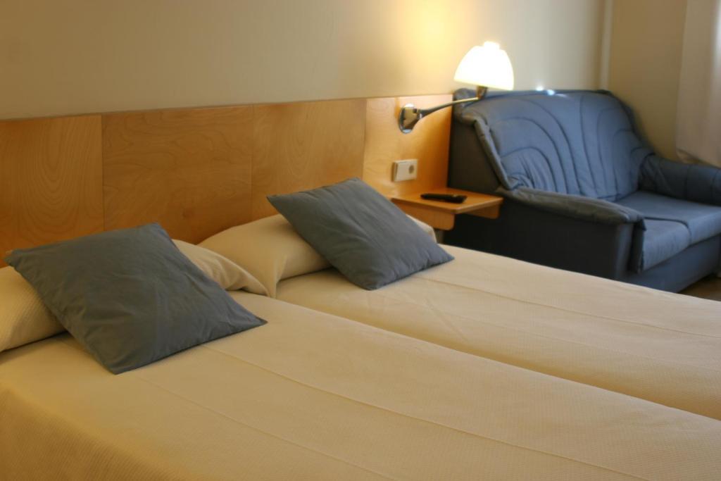 Hotel Rambla Figueres Figueras Habitación foto